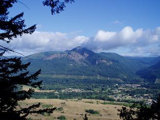 Hamilton Mountain from Munra Point trail