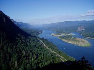 Looking west down the Columbia River Gorge from Munra Point